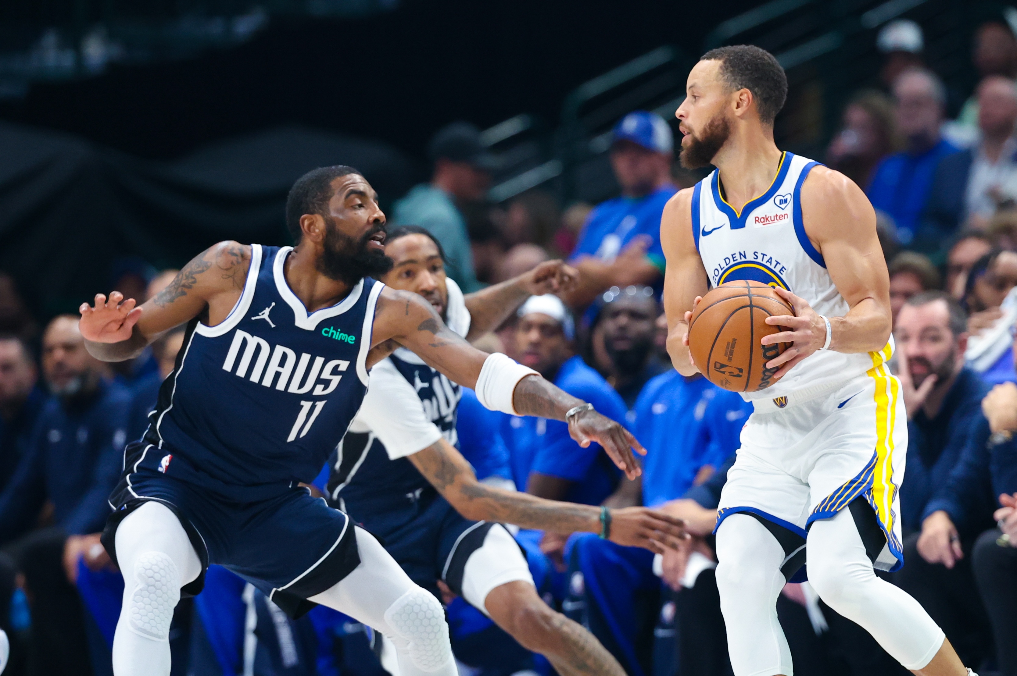 开云体育软件下载安装-本人还没上脚征战过~库里：穿欧文3代比赛征求过欧文的同意